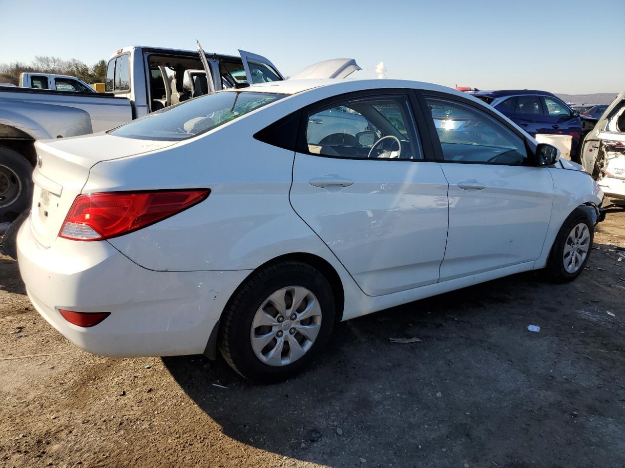 2016 HYUNDAI ACCENT SE - Фото 3