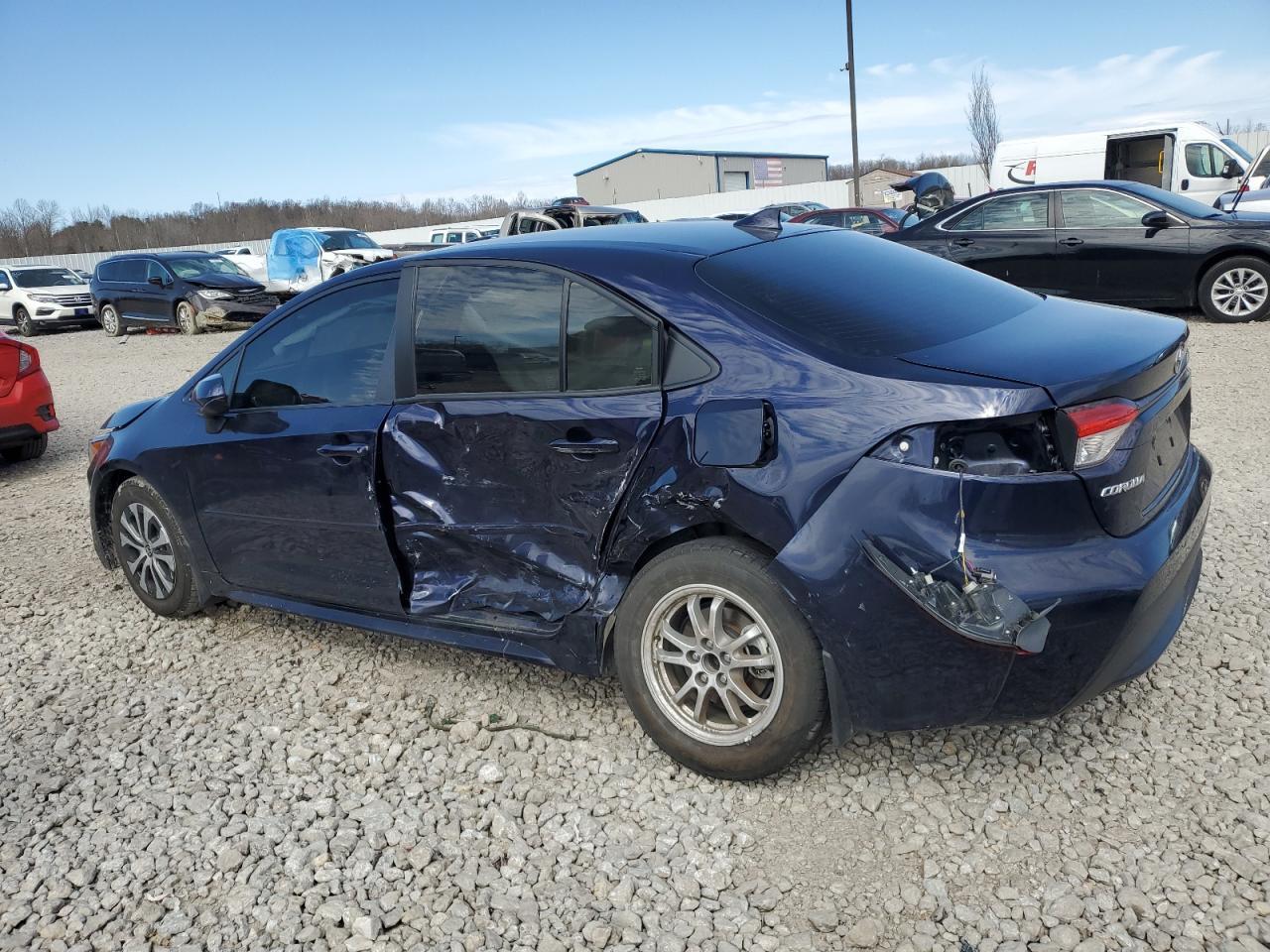 2022 TOYOTA COROLLA LE - Фото 2