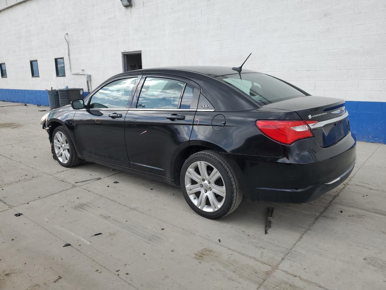 2013 CHRYSLER 200 LX - Фото 2