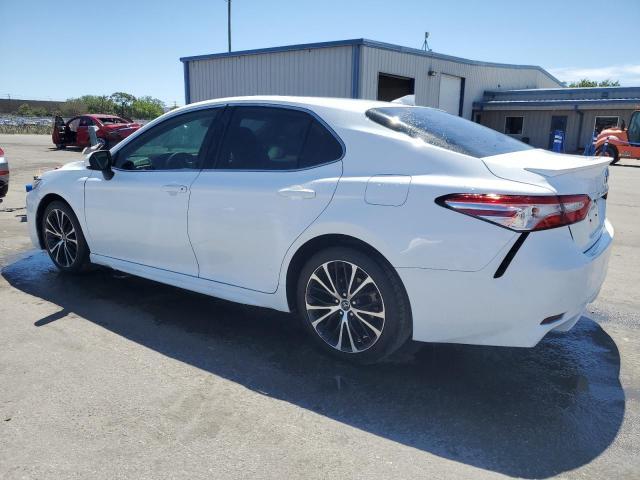 2020 Toyota Camry Se - Фото 2