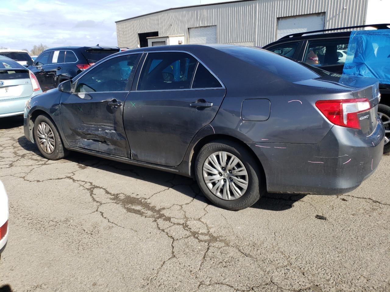 2013 TOYOTA CAMRY L - Фото 2
