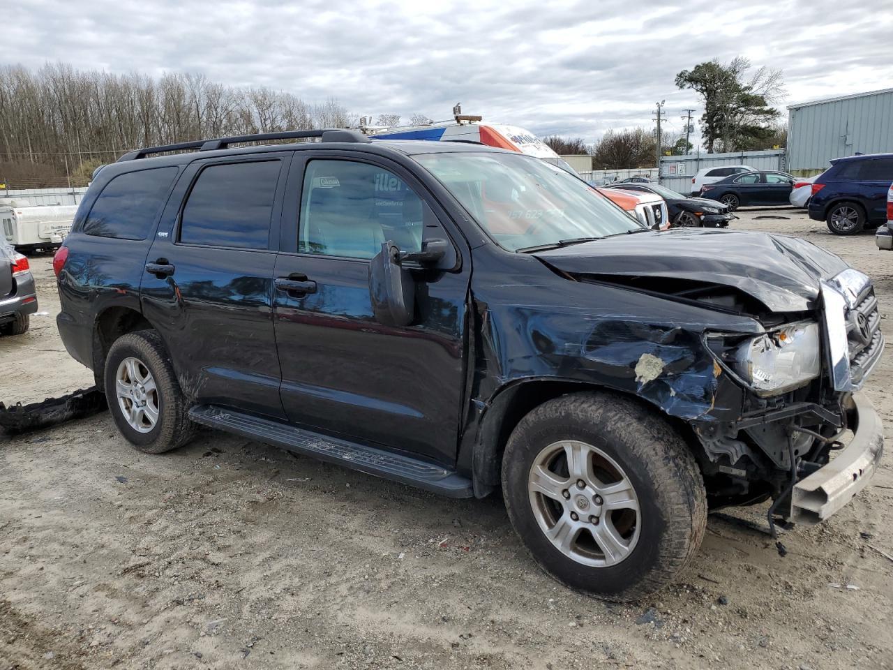 2014 TOYOTA SEQUOIA SR - Фото 4