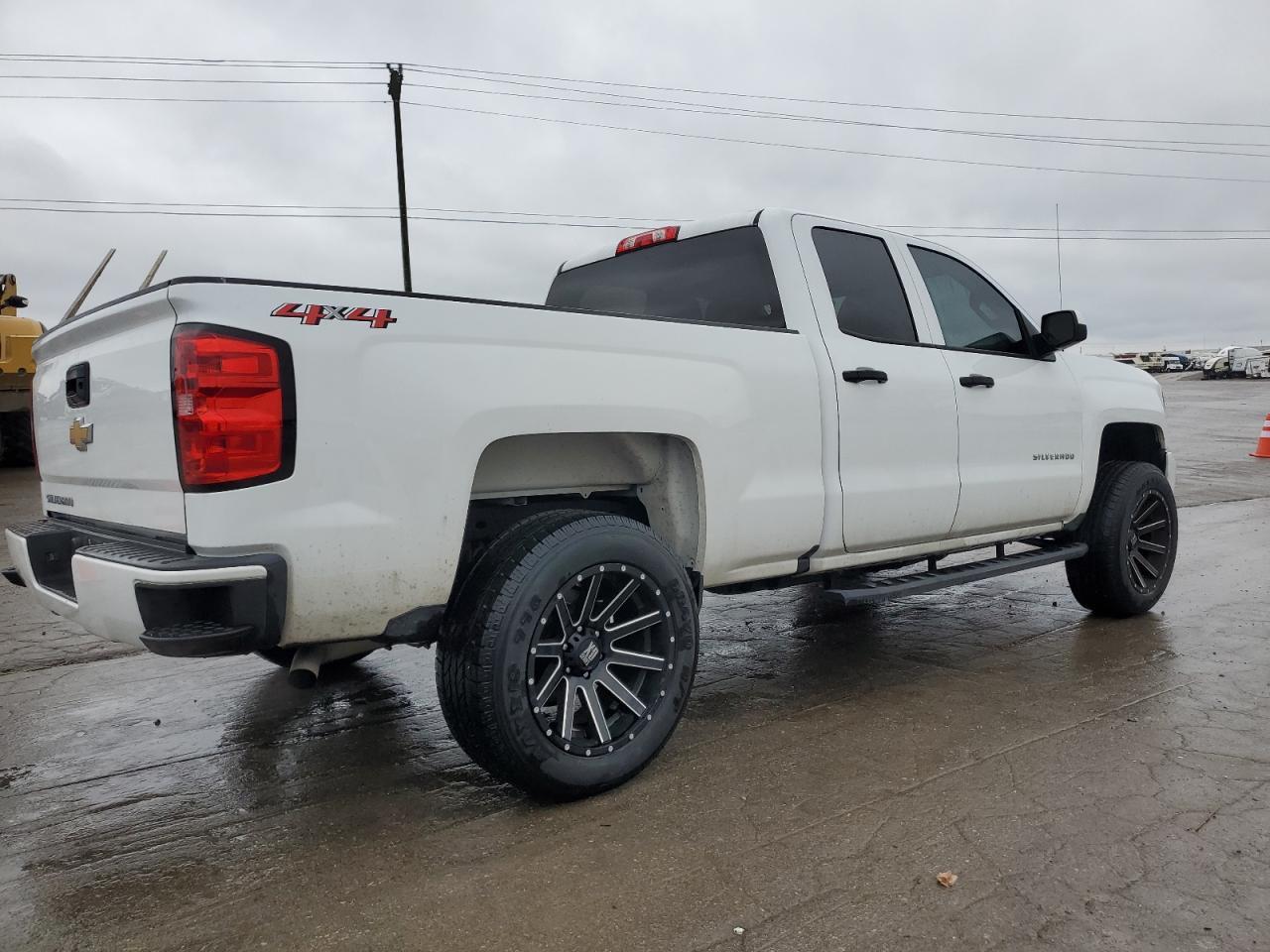 2018 CHEVROLET SILVERADO - Image 3