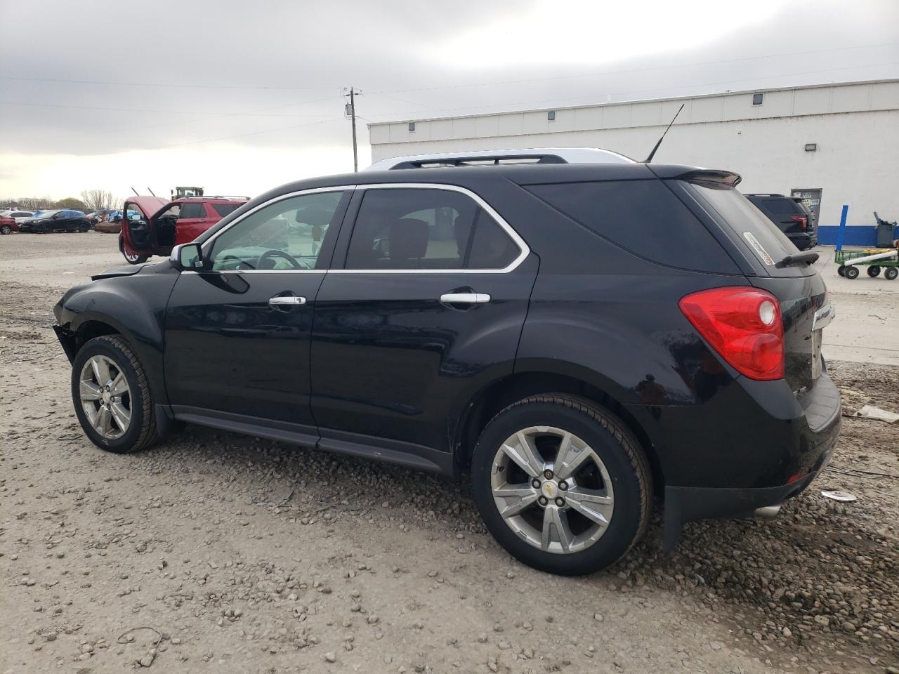2011 CHEVROLET EQUINOX LT - Image 2