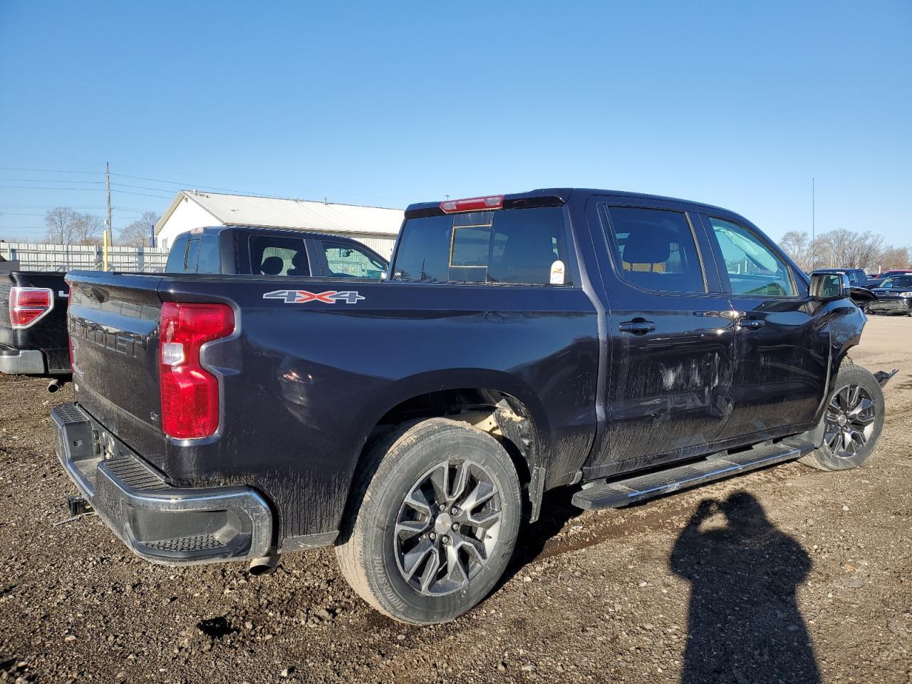 2023 CHEVROLET SILVERADO - Фото 3