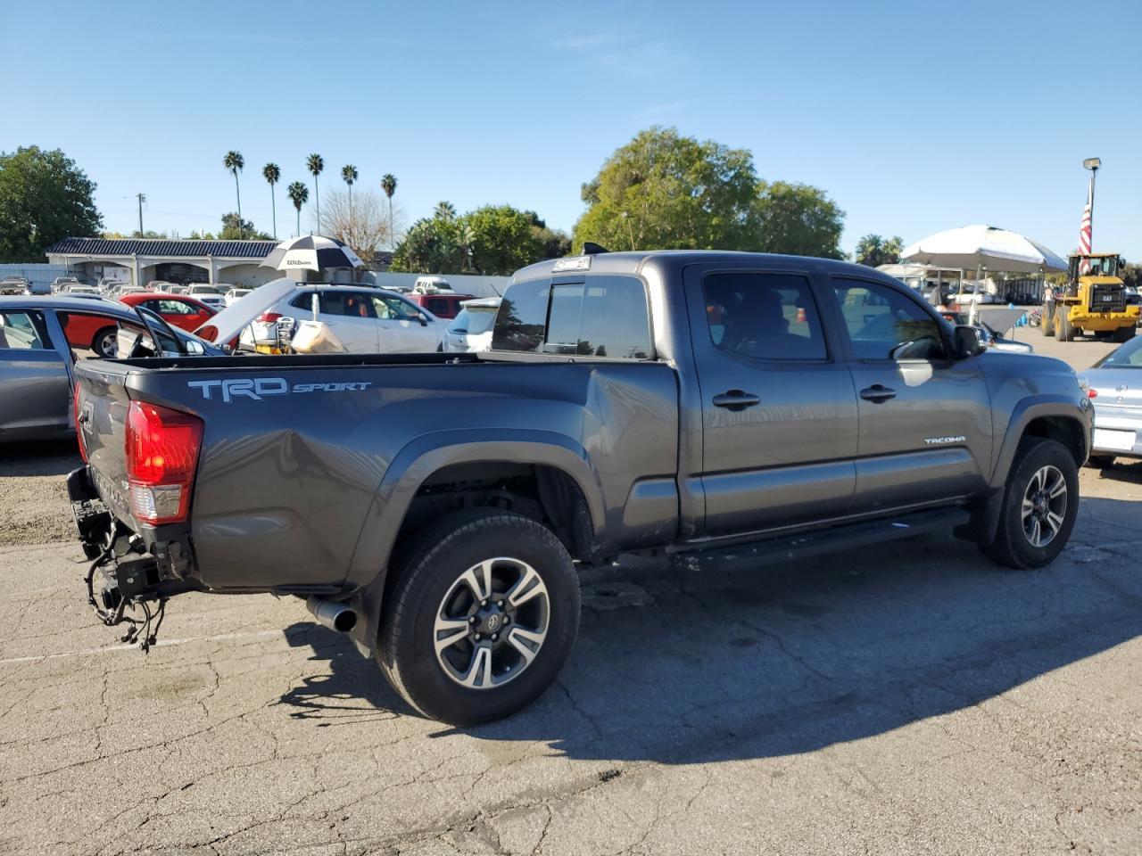 2017 TOYOTA TACOMA DOU - Фото 3