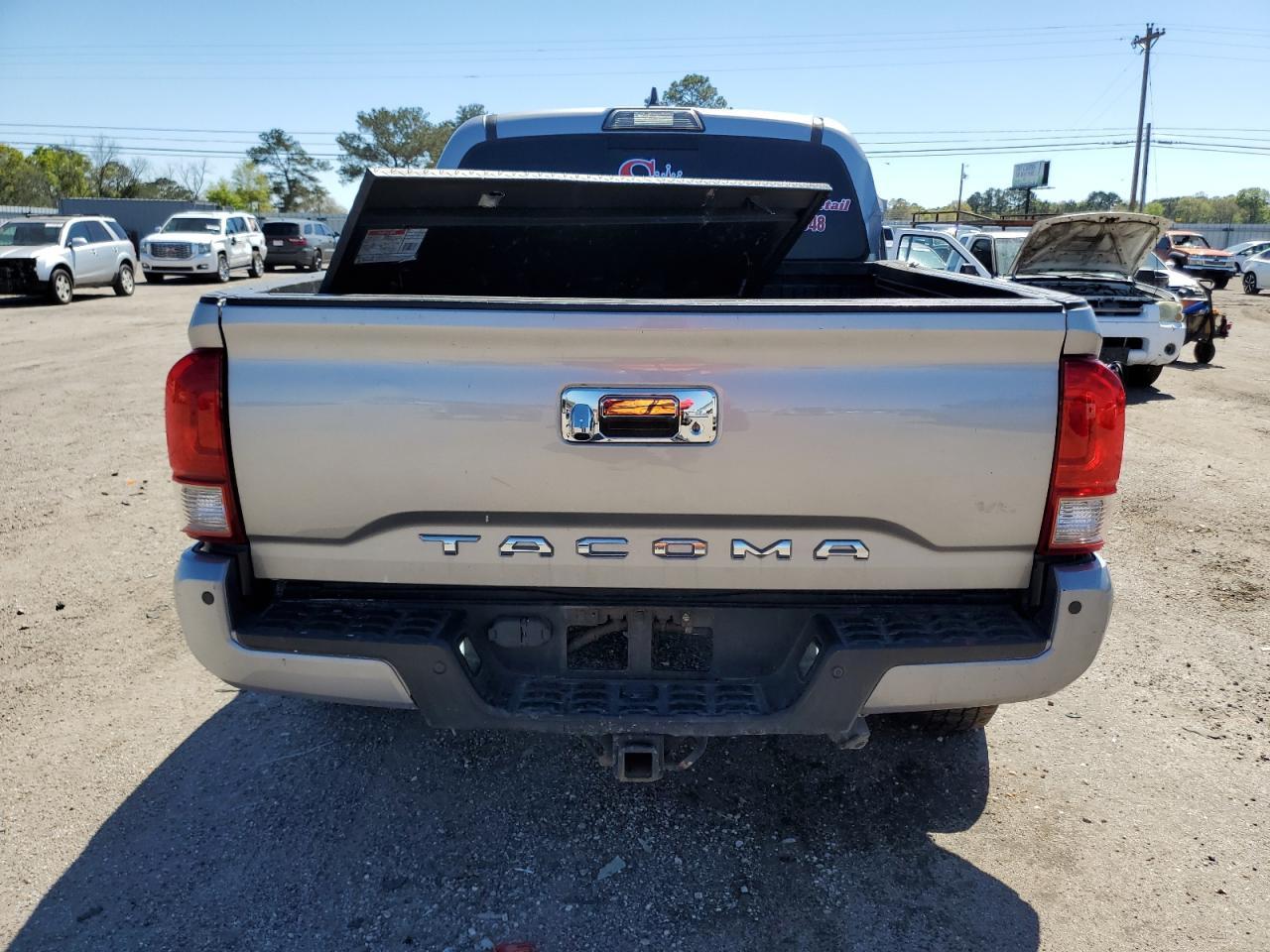 2017 TOYOTA TACOMA DOU - Фото 6