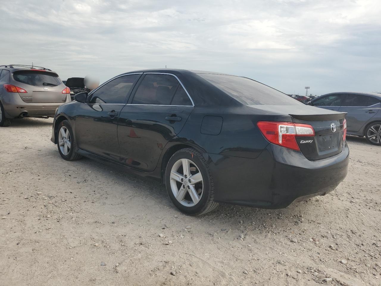 2014 TOYOTA CAMRY L - Image 2