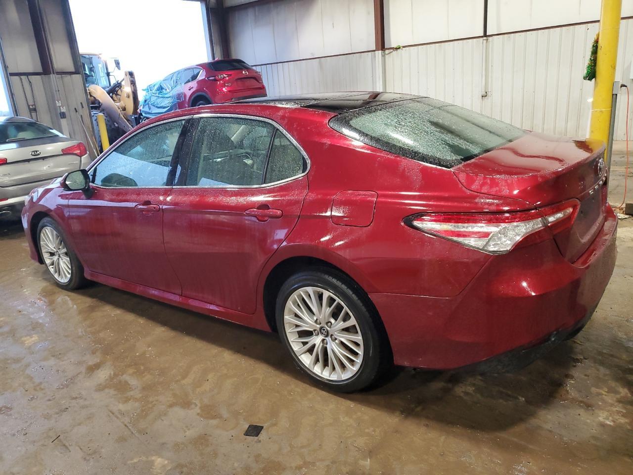 2018 TOYOTA CAMRY L - Фото 2