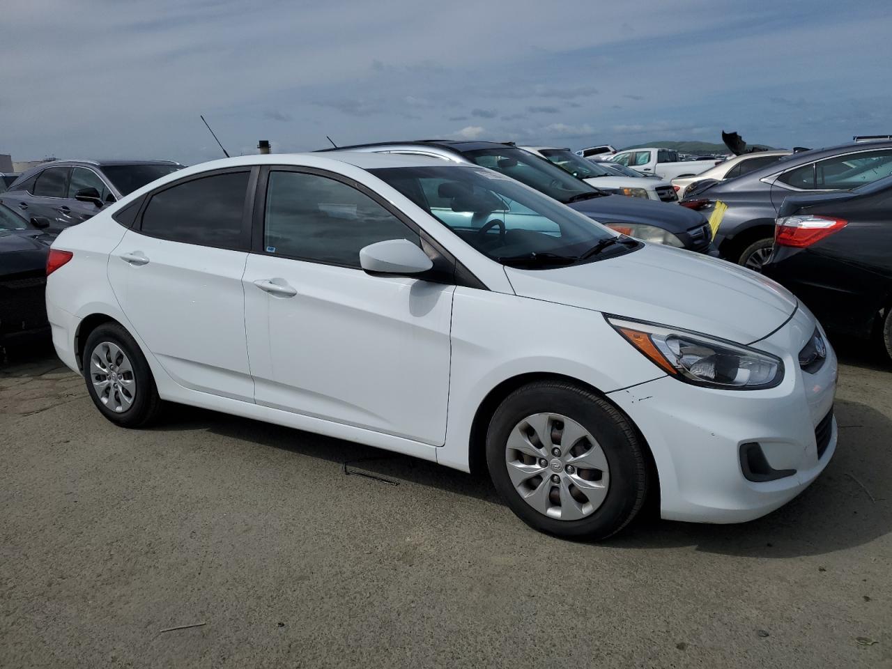 2017 HYUNDAI ACCENT SE - Фото 4