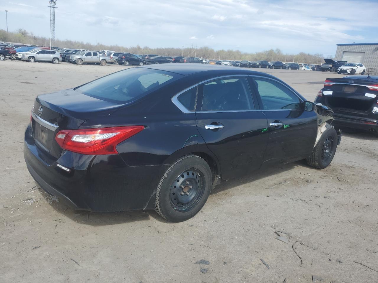 2017 NISSAN ALTIMA 2.5 - Фото 3