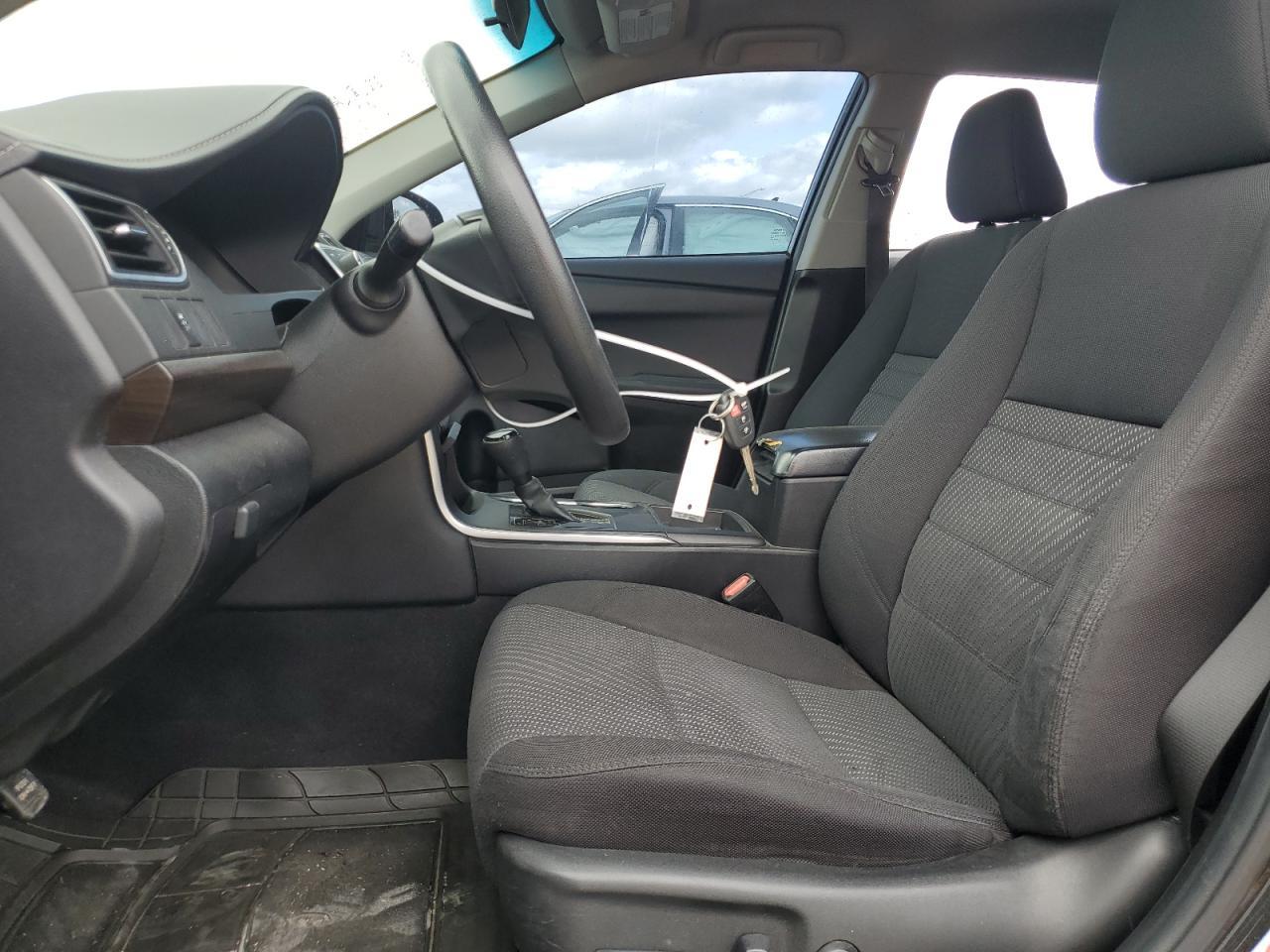 2015 TOYOTA CAMRY LE - Фото 7
