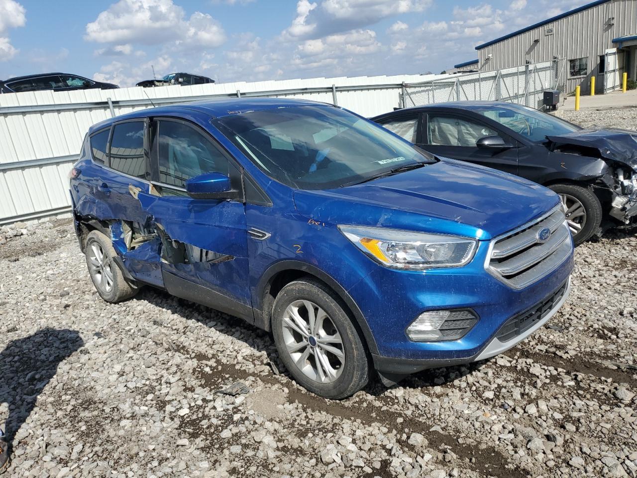 2017 FORD ESCAPE SE - Фото 4
