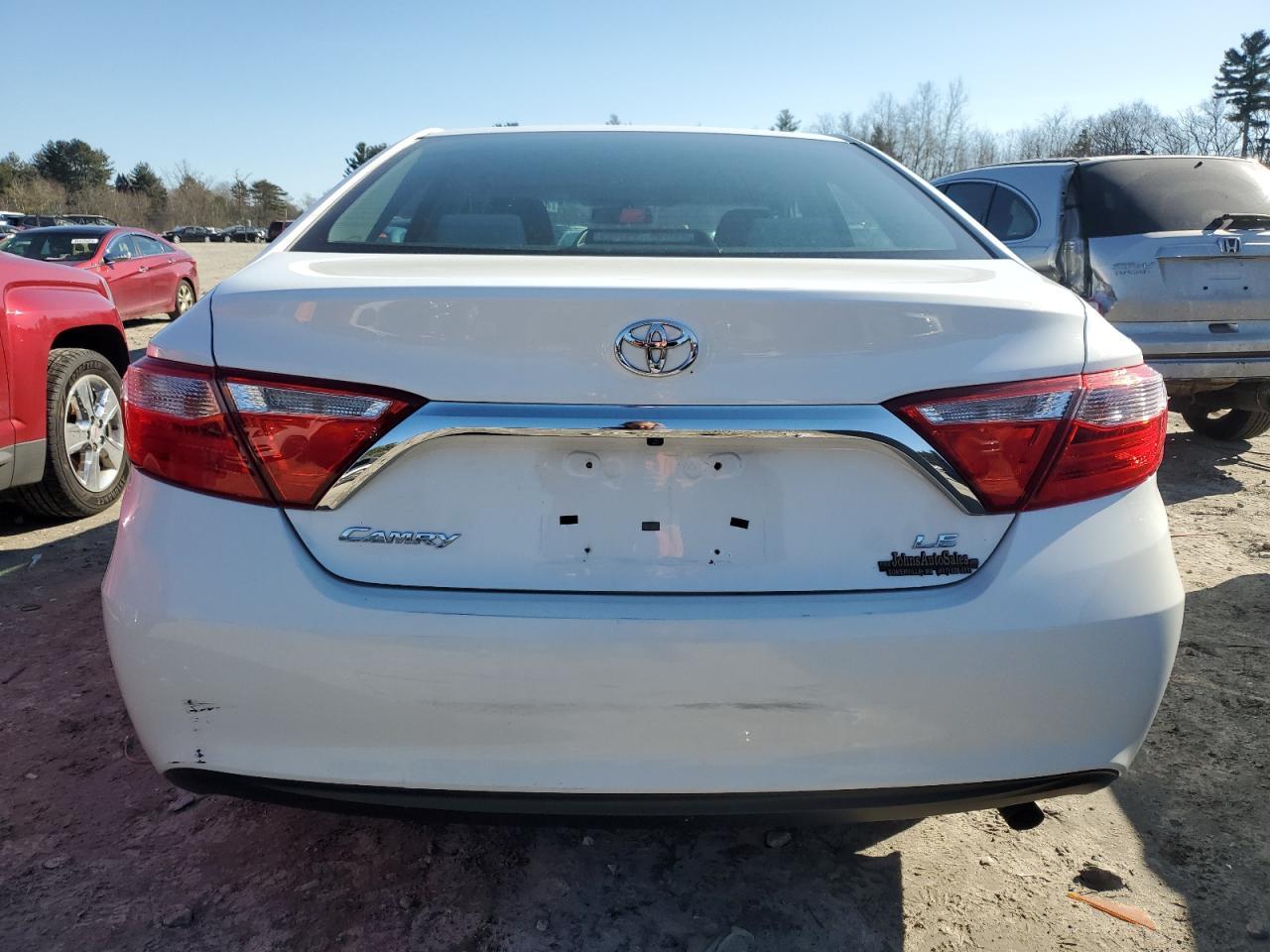 2015 TOYOTA CAMRY LE - Фото 6