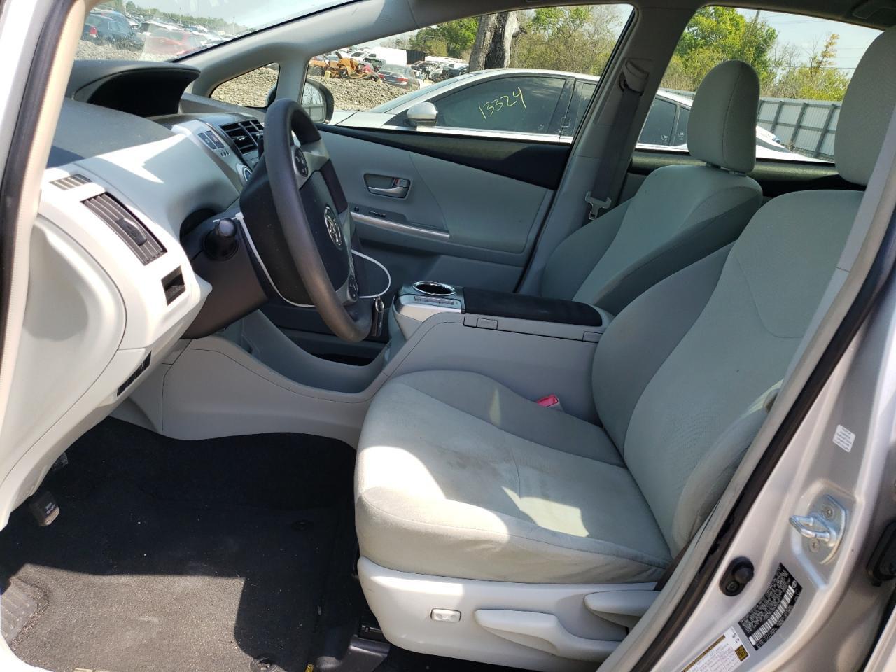 2013 TOYOTA PRIUS V - Image 7