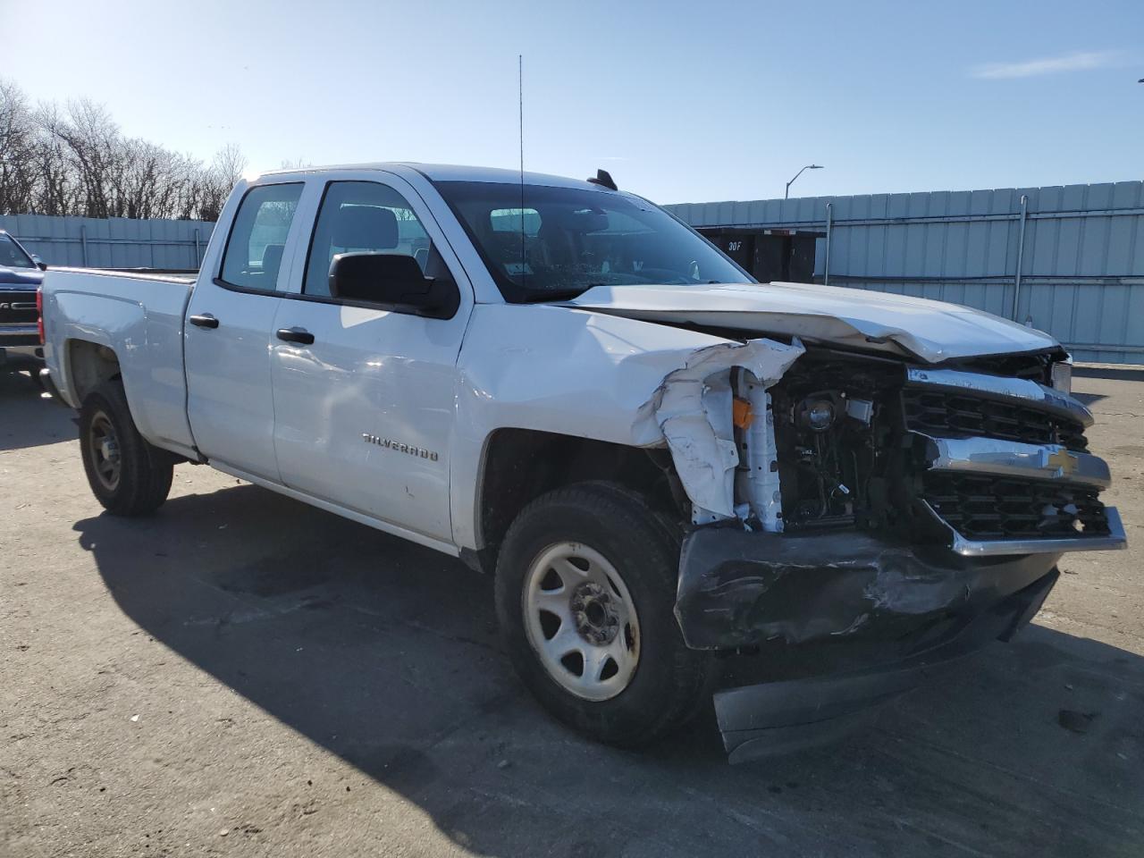 2017 CHEVROLET SILVERADO - Image 4