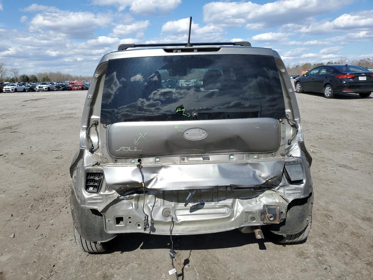 2014 KIA SOUL + - Фото 6
