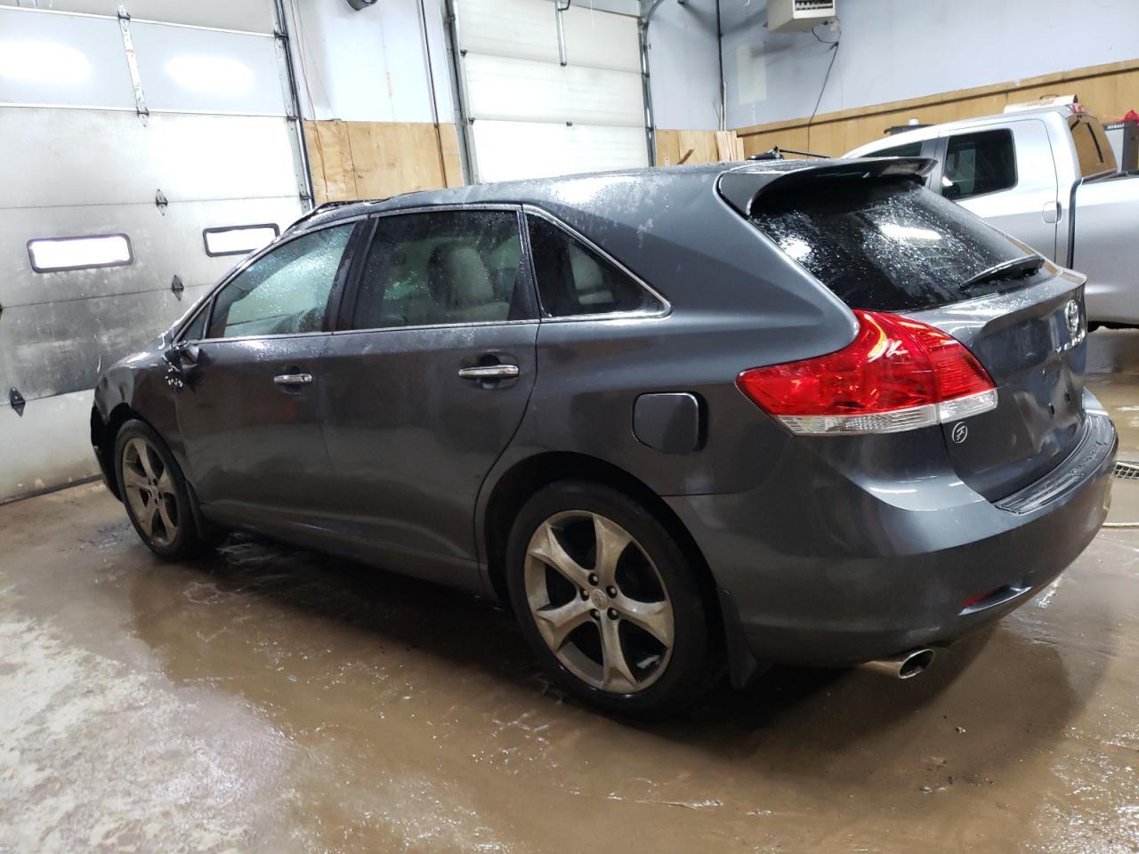 2011 TOYOTA VENZA - Image 2