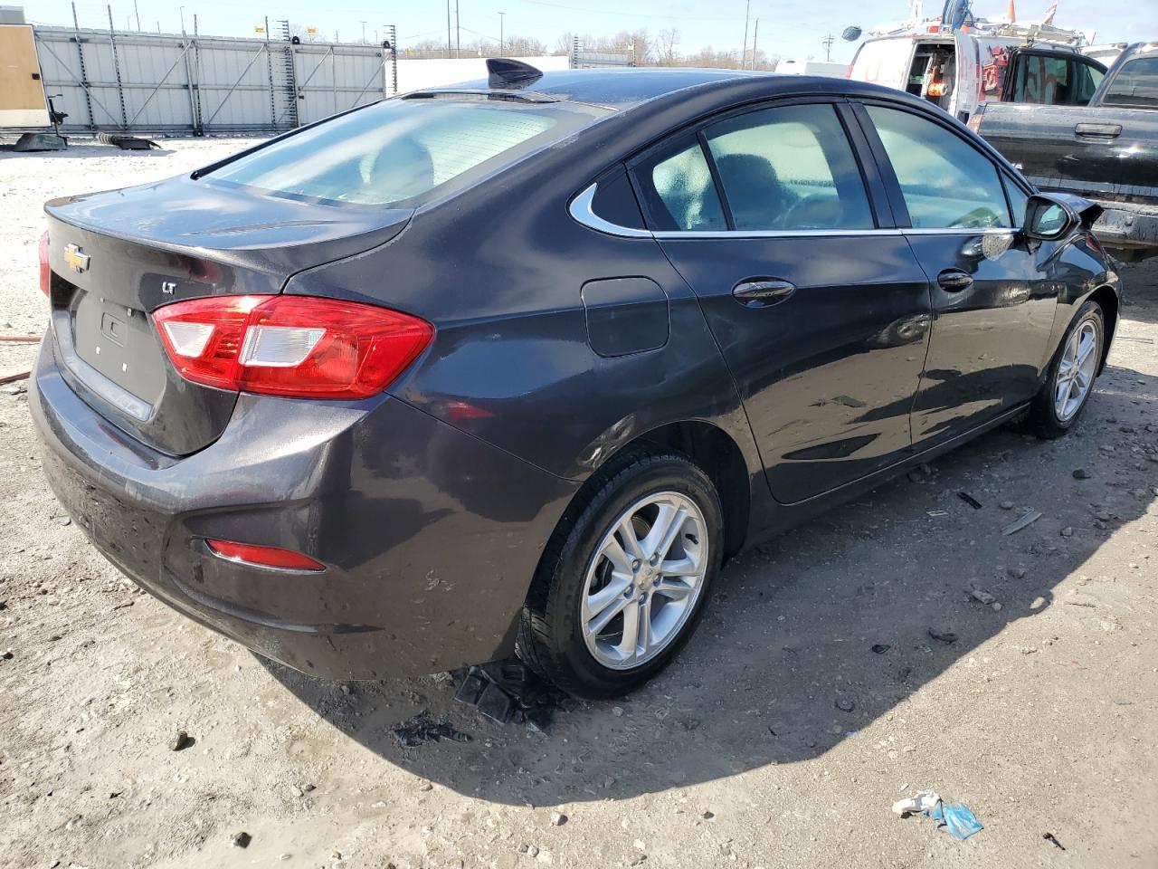 2017 CHEVROLET CRUZE LT - Image 3