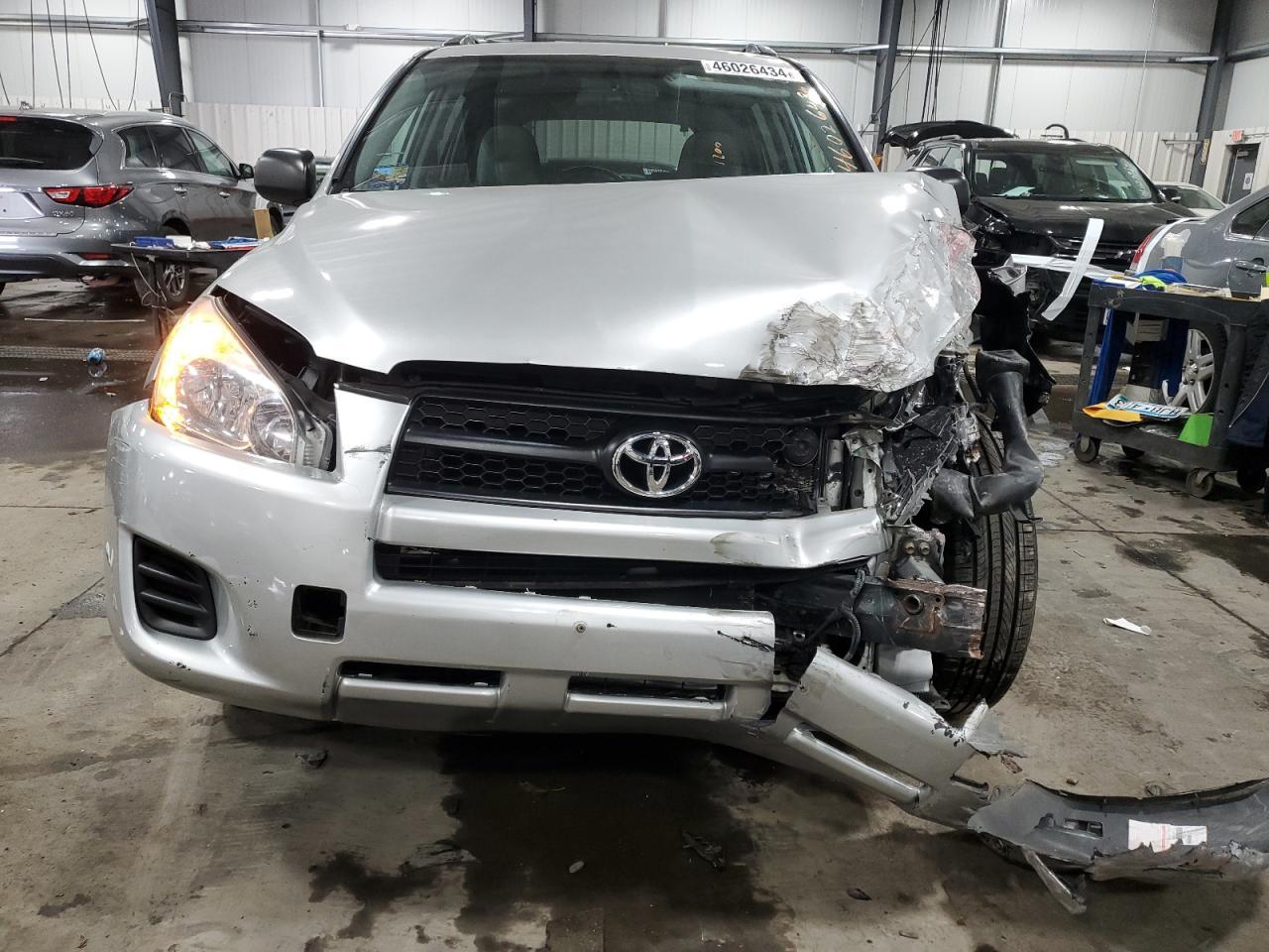 2011 TOYOTA RAV4 - Image 5