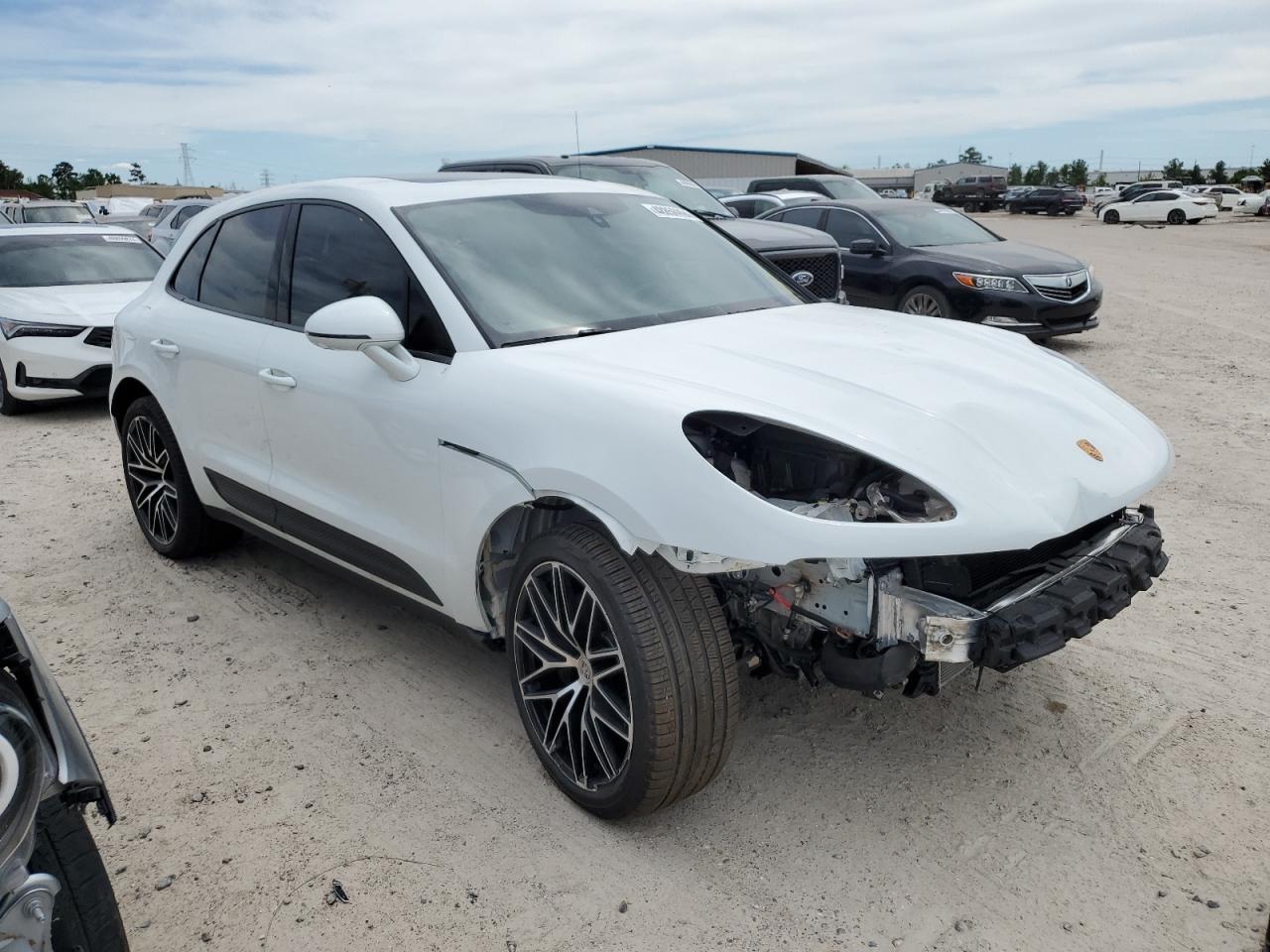 2023 PORSCHE MACAN BASE - Image 4