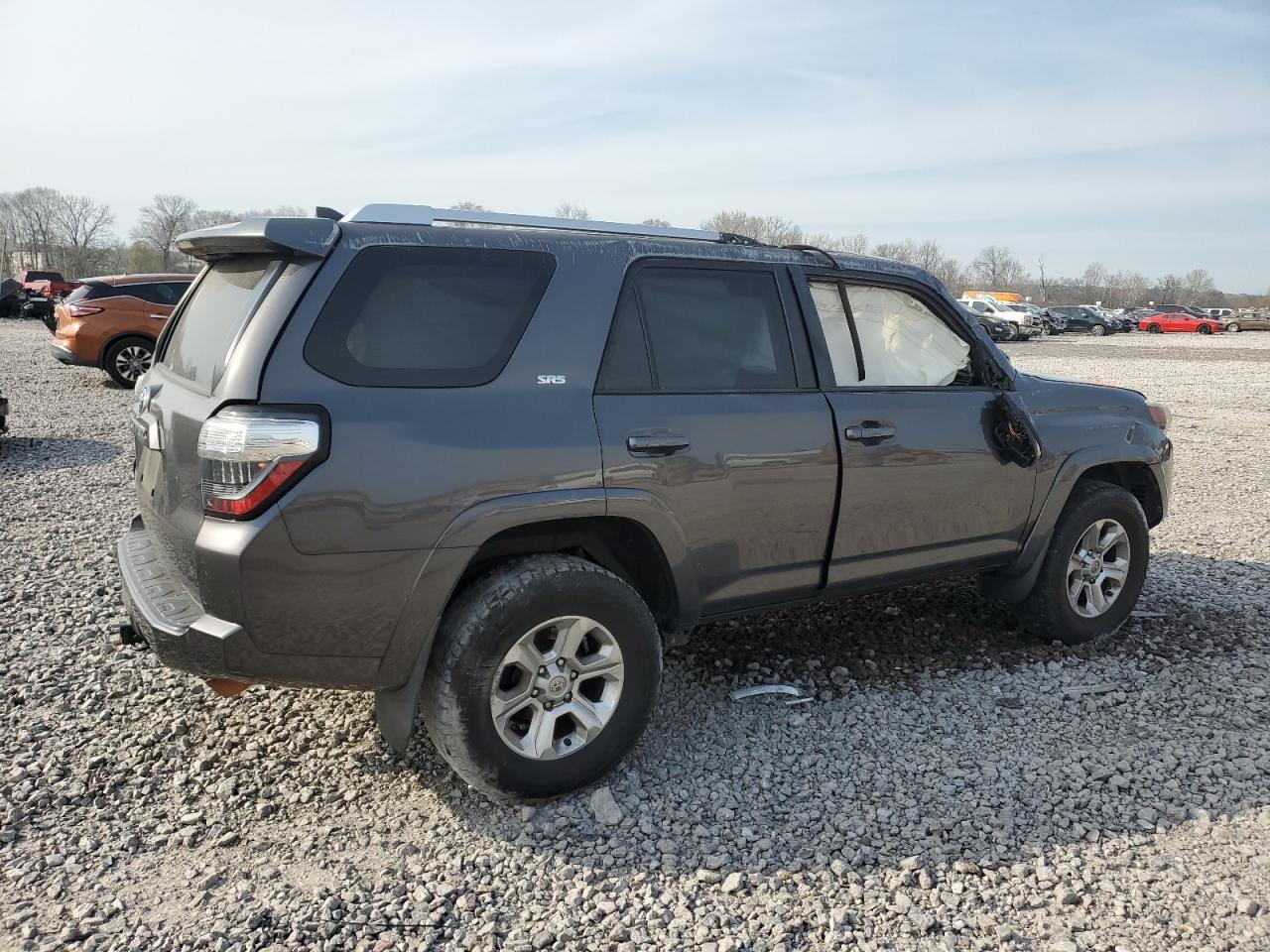 2017 TOYOTA 4RUNNER SR - Фото 3