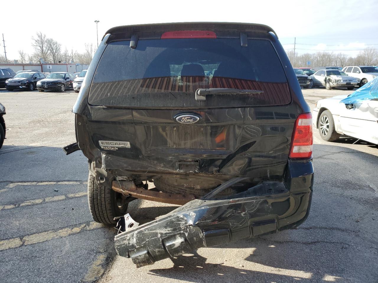 2010 FORD ESCAPE XLT - Image 6