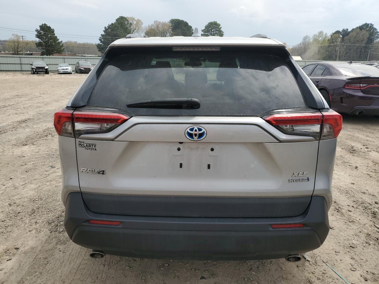 2020 TOYOTA RAV4 XLE - Image 6