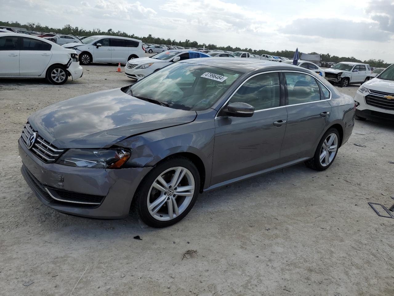 2014 VOLKSWAGEN PASSAT SE car image