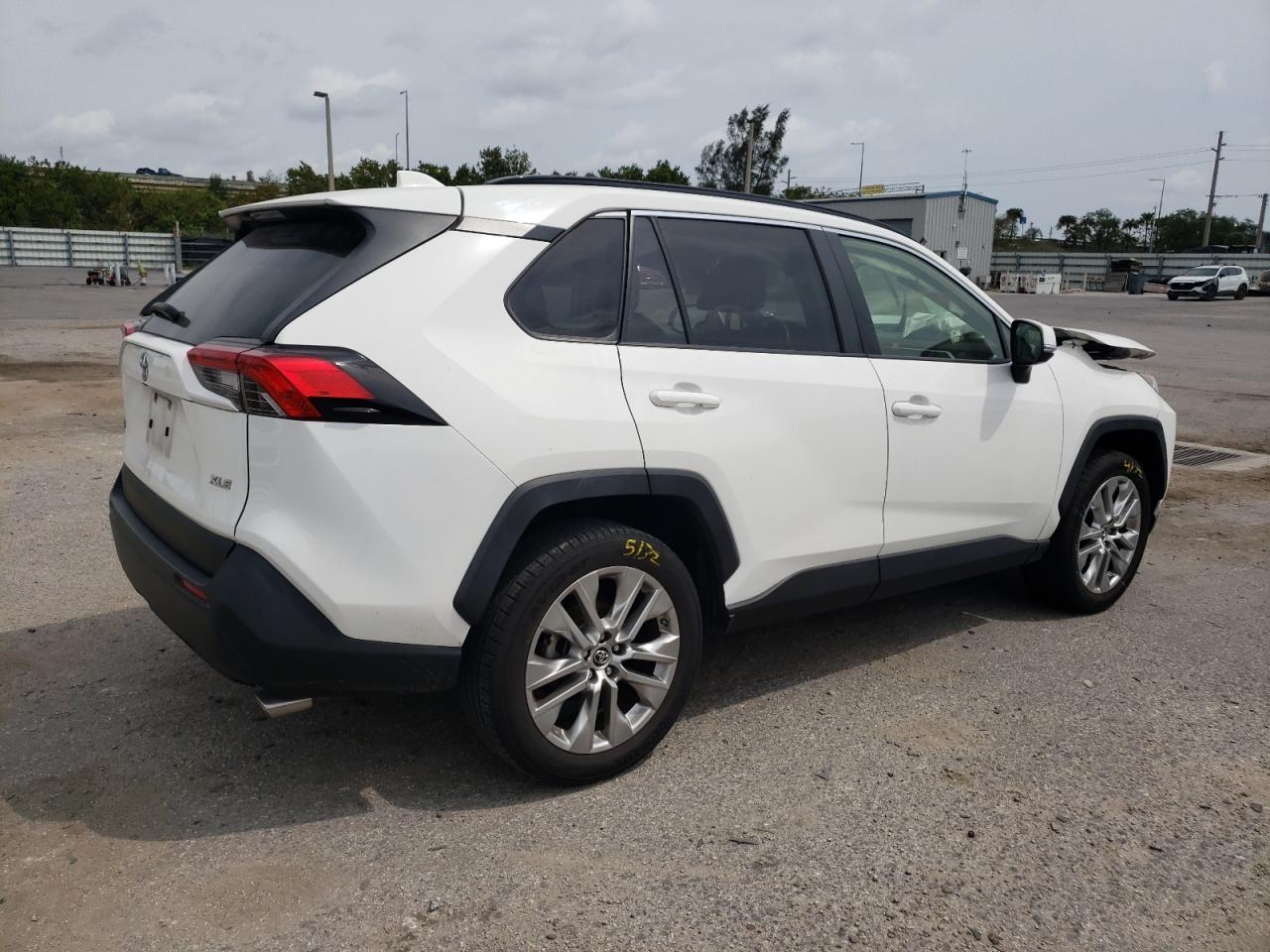 2019 TOYOTA RAV4 XLE P - Image 3