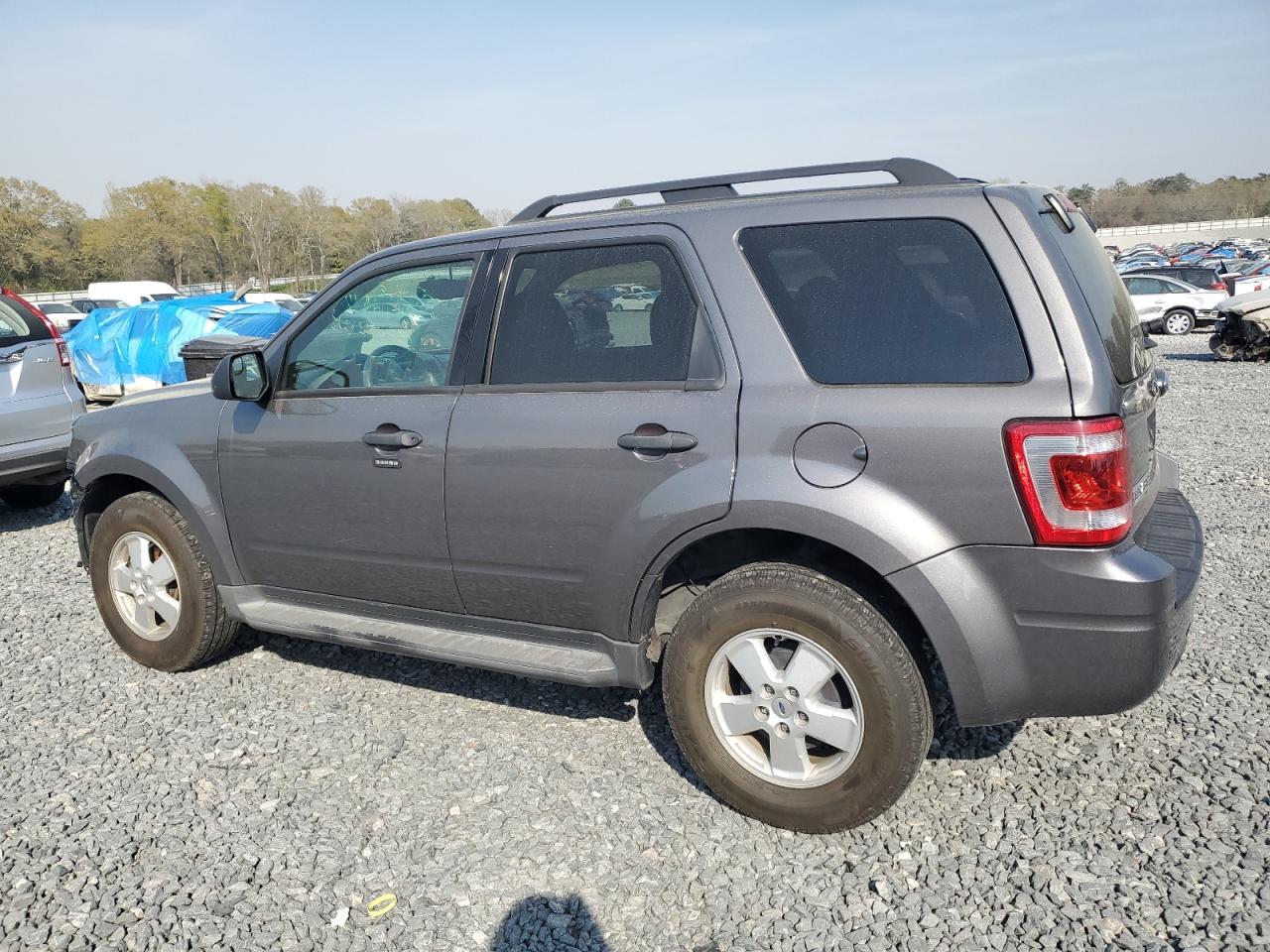2012 FORD ESCAPE XLT - Image 2
