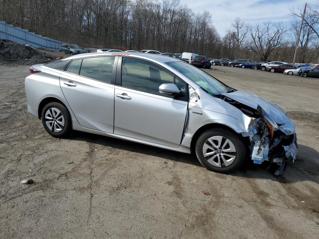 2016 TOYOTA PRIUS - Image 4