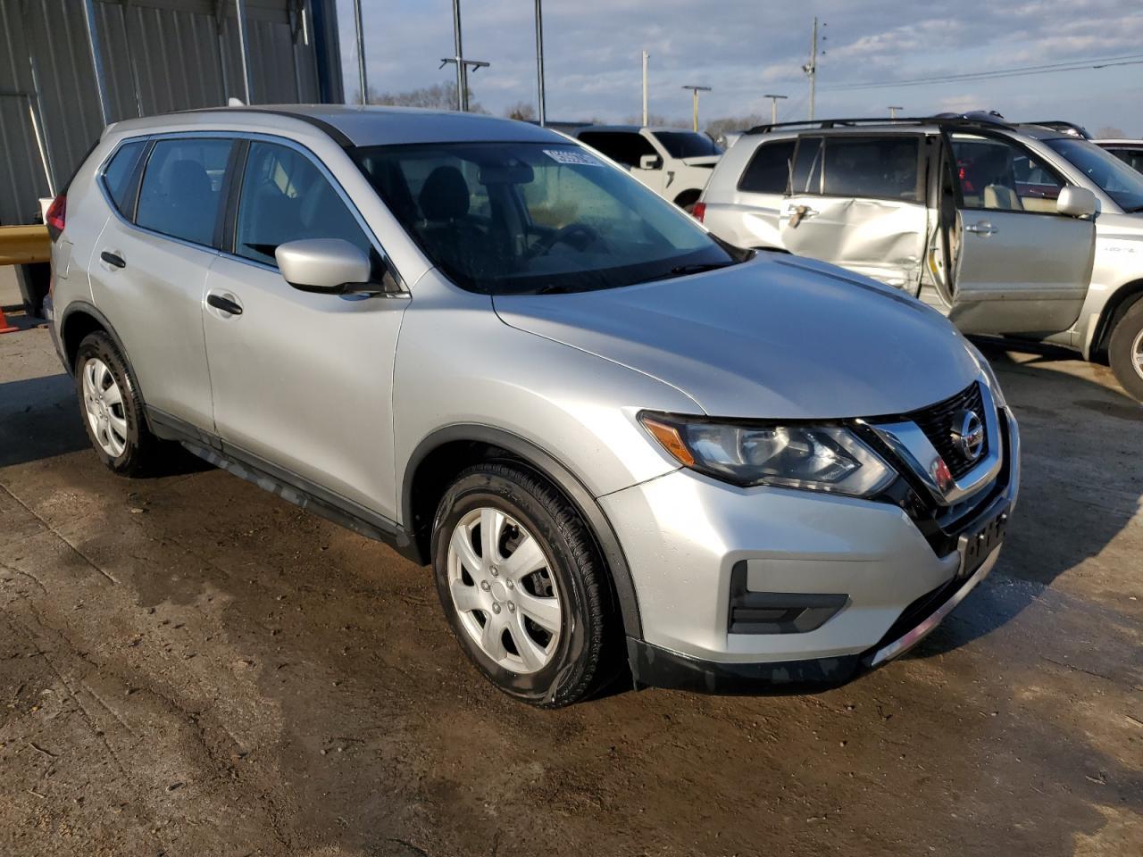 2017 NISSAN ROGUE S - Image 4