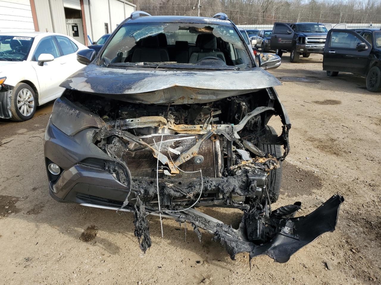 2016 TOYOTA RAV4 XLE - Фото 5