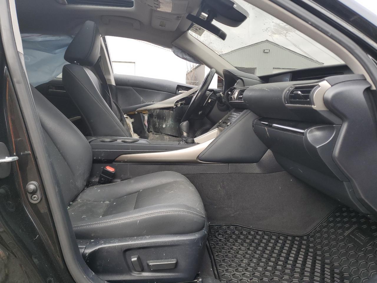 2019 LEXUS IS 300 - Image 7