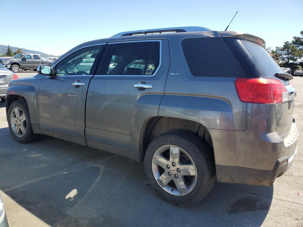 2012 GMC TERRAIN SL - Фото 2