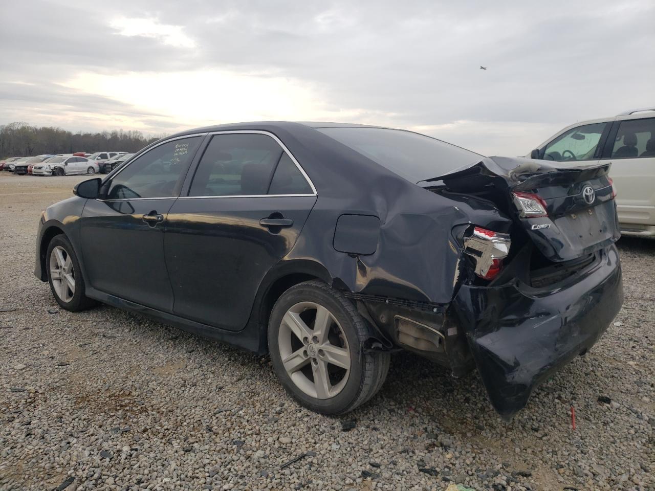 2014 TOYOTA CAMRY L - Фото 2