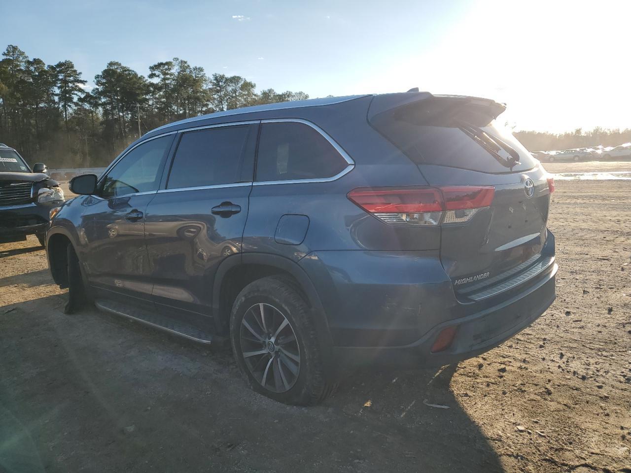 2018 TOYOTA HIGHLANDER - Фото 2