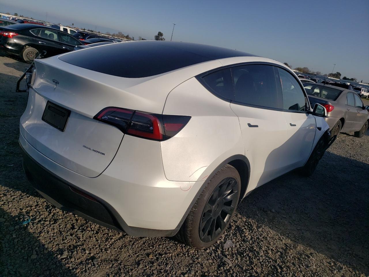 2023 TESLA MODEL Y - Image 3