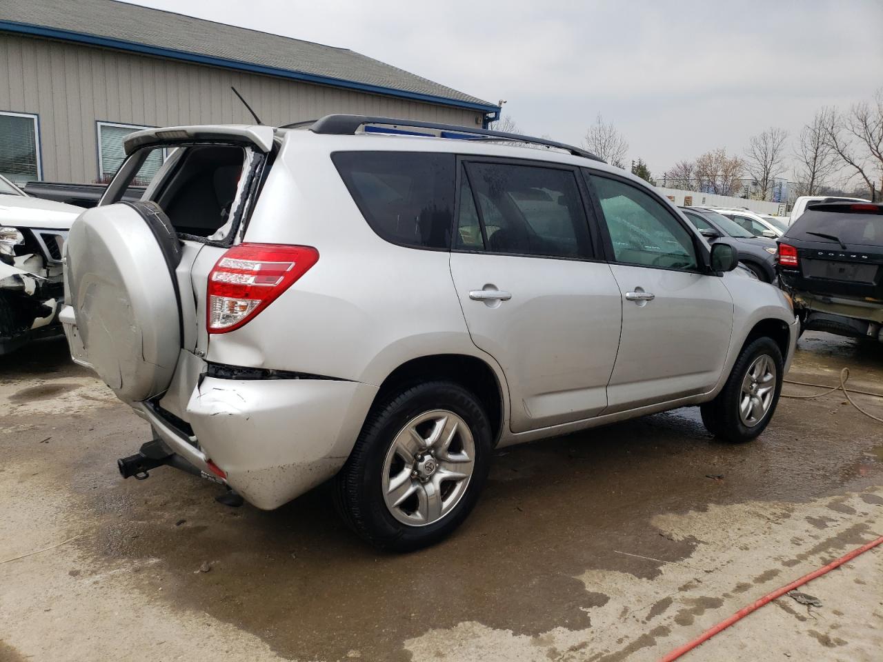 2011 TOYOTA RAV4 - Image 3