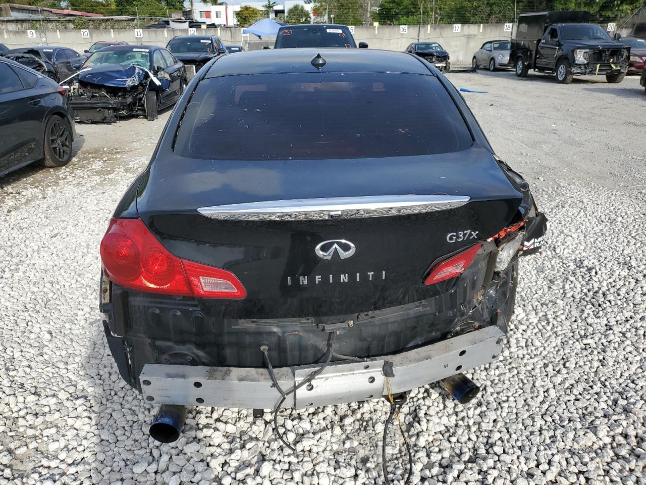 2011 INFINITI G37 - Фото 6