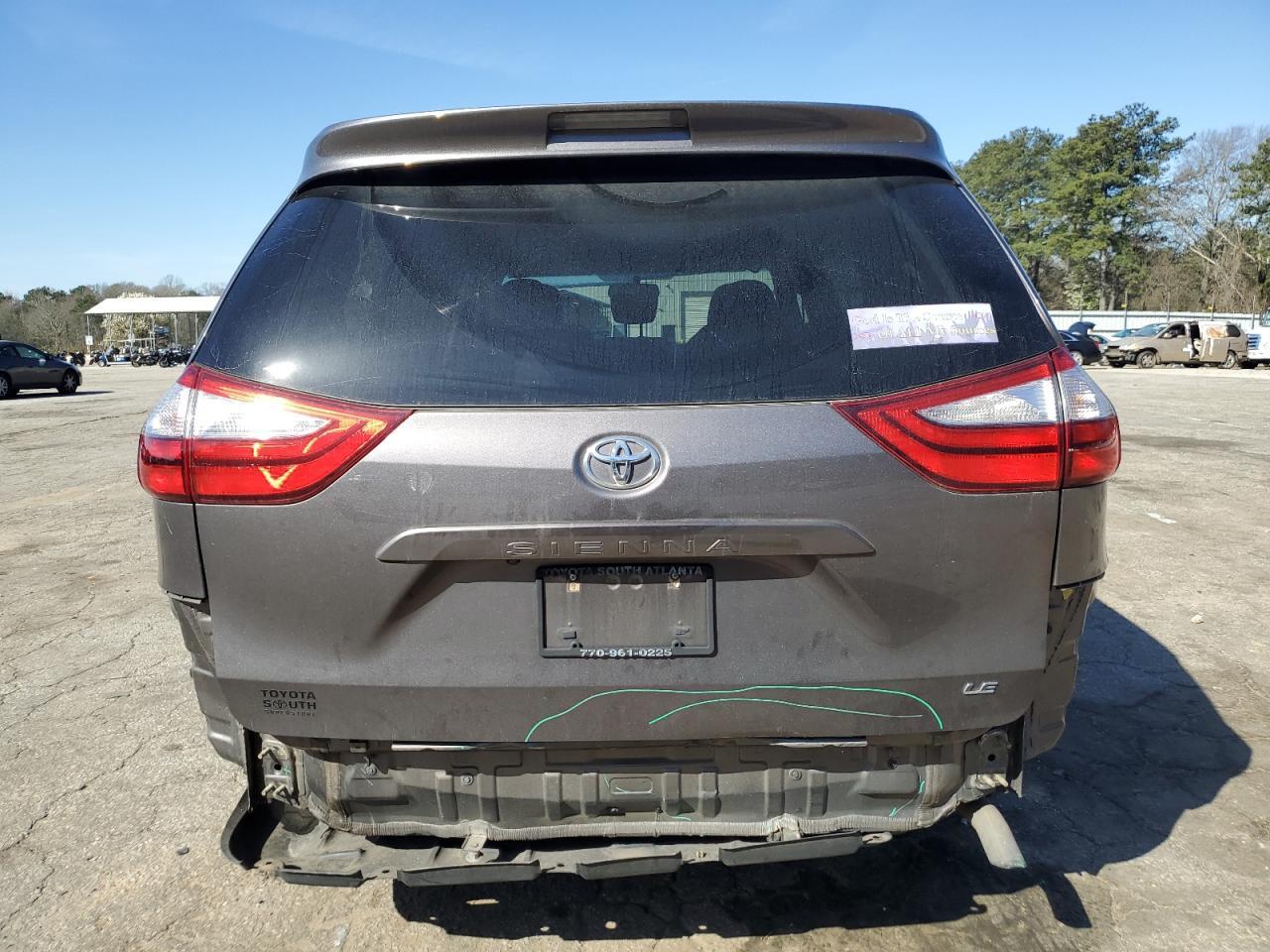 2015 TOYOTA SIENNA LE - Фото 6