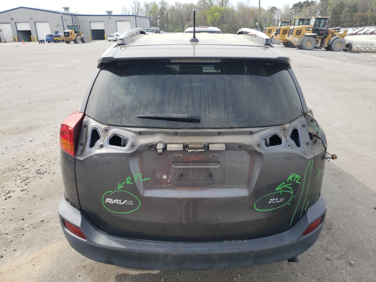 2015 TOYOTA RAV4 XLE - Image 6