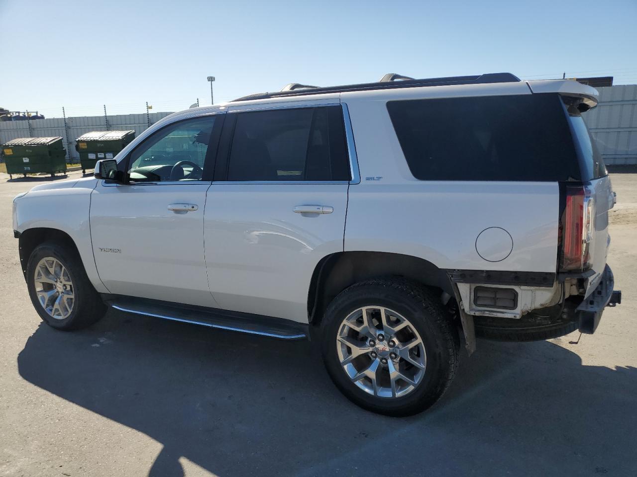 2016 GMC YUKON SLT - Фото 2