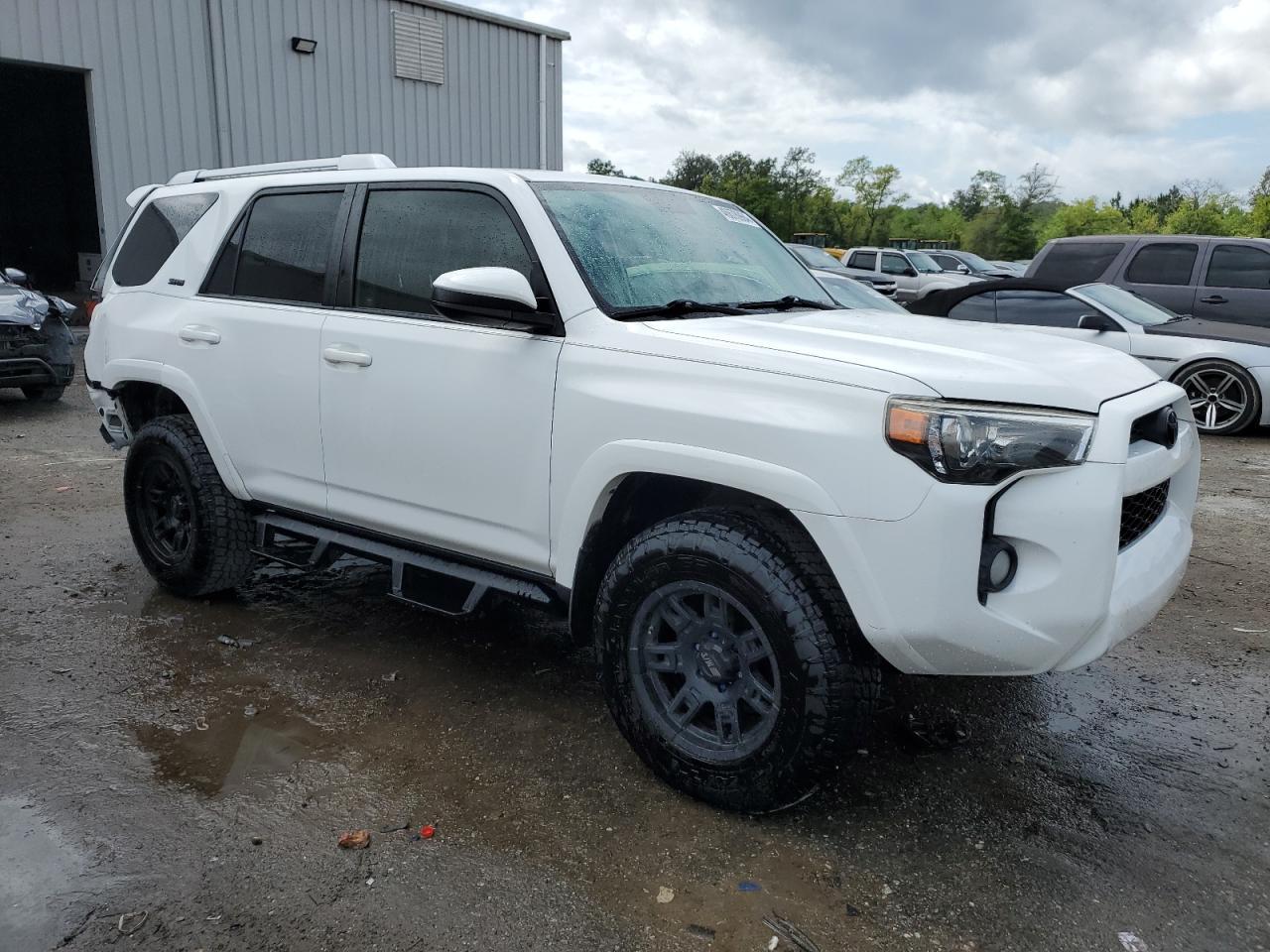 2018 TOYOTA 4RUNNER SR - Image 4