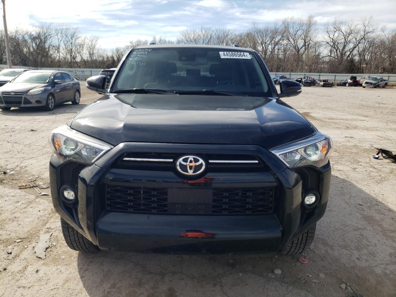 2022 TOYOTA 4RUNNER SR - Image 5