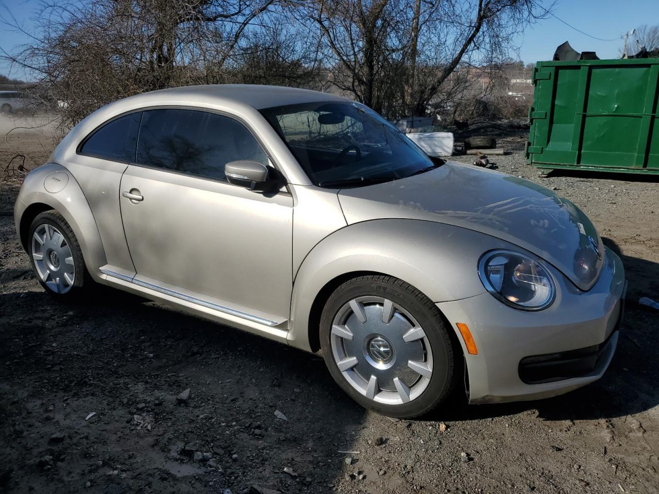 2012 VOLKSWAGEN BEETLE - Image 4
