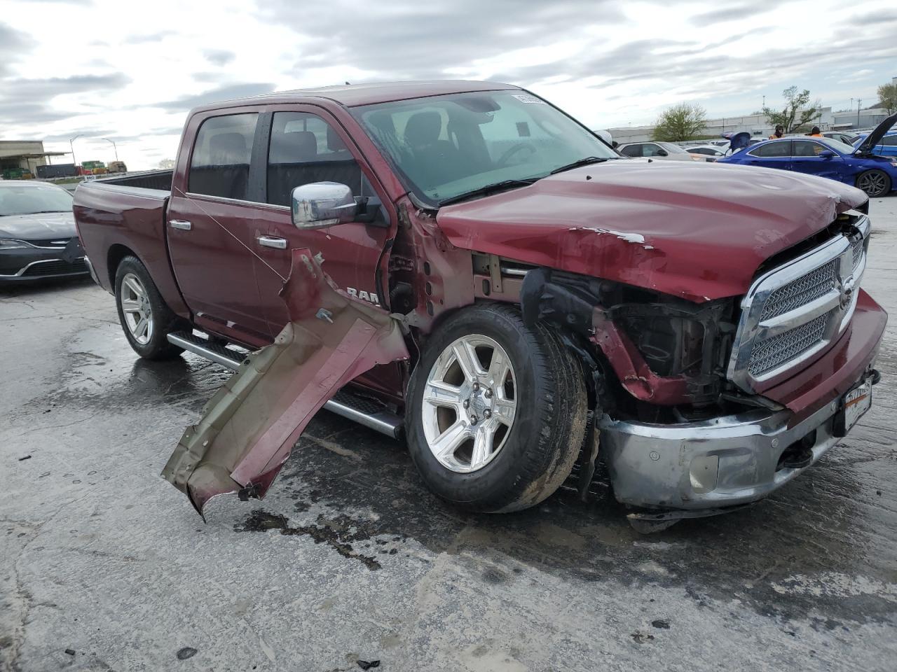 2017 RAM 1500 SLT - Image 4
