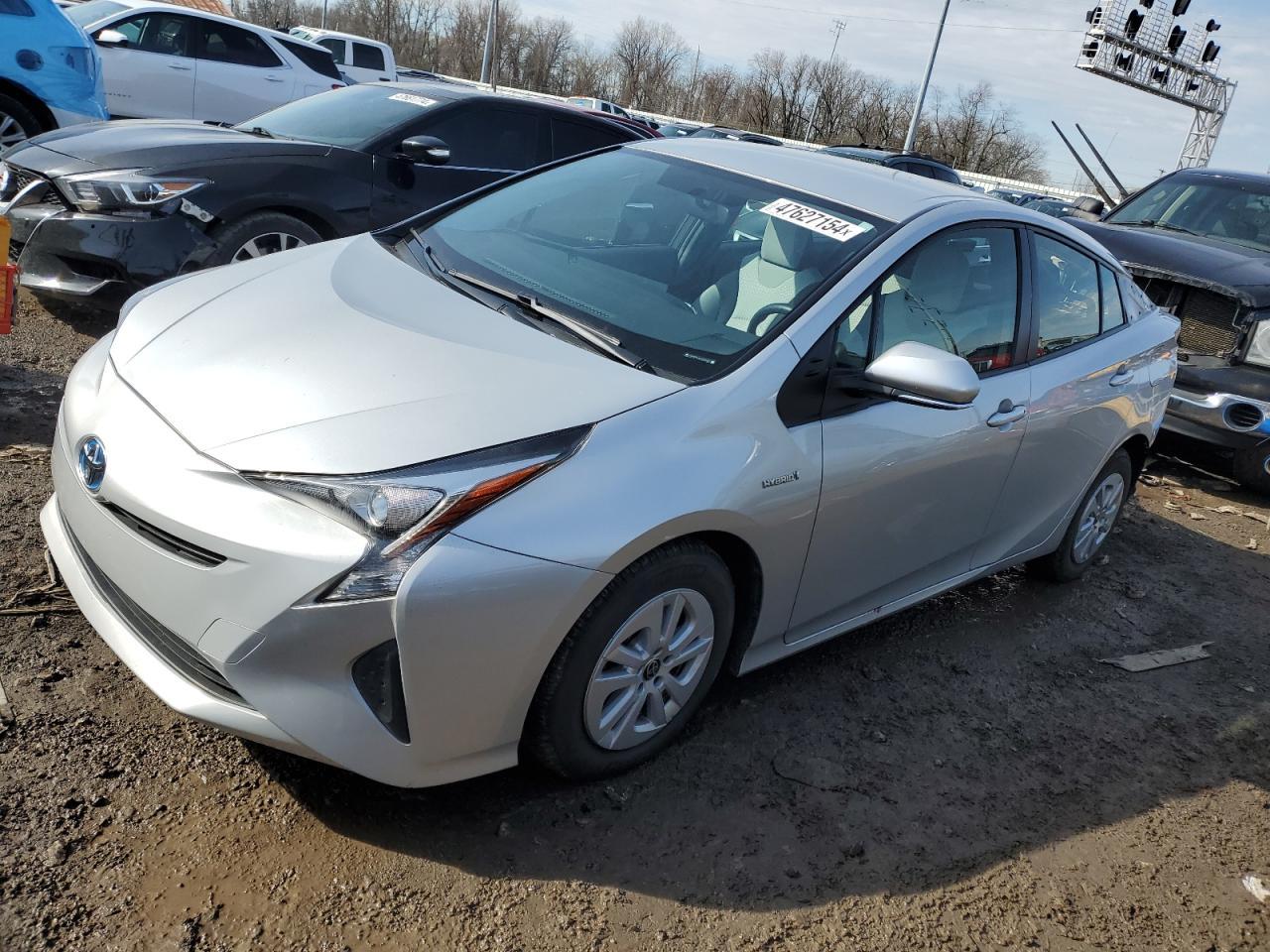 2016 TOYOTA PRIUS