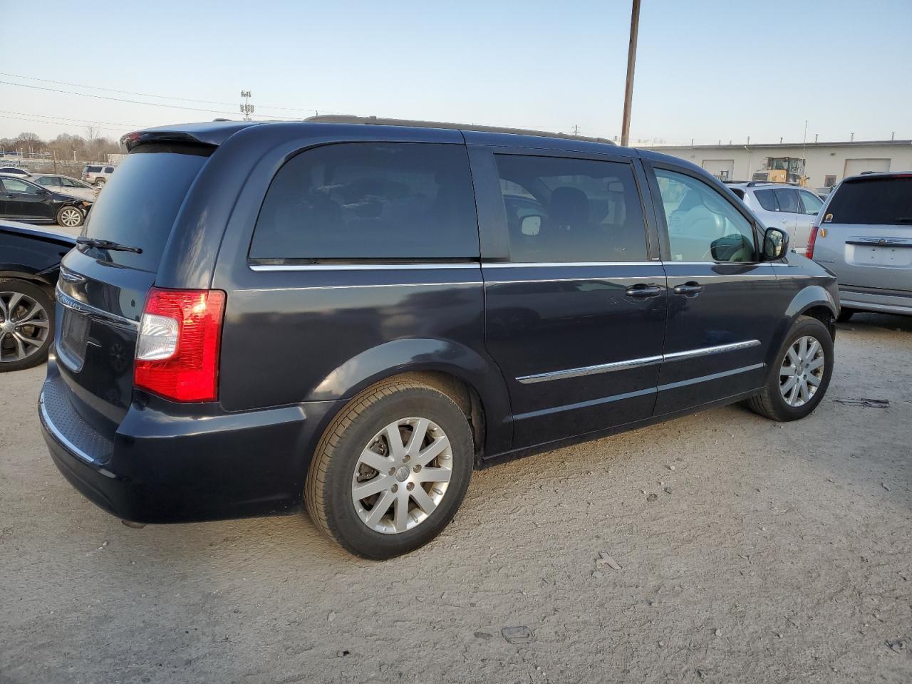 2014 CHRYSLER TOWN & COU - Image 3